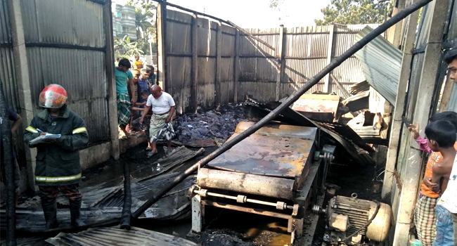 ভূরুঙ্গামারীতে অগ্নিকাণ্ডে তুলার গুদাম ভষ্মীভূত