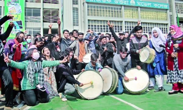 করোনায়ও পাসের রেকর্ড