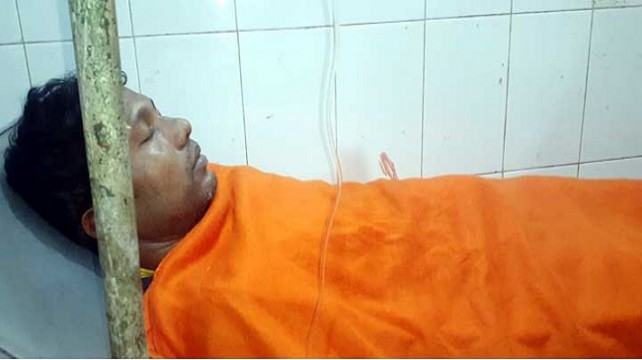 পলাশবাড়িতে পুরুষাঙ্গ কেটে দিলো হিজড়া