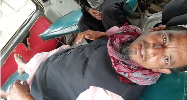 নৌকায় ভোট না দেয়ায় বাবা ও মেয়েকে বেধড়ক পিটুনি