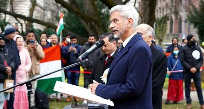 চীনের ‘ঋণের ফাঁদ’ নিয়ে বিশ্বকে সতর্কবার্তা ভারতের পররাষ্ট্রমন্ত্রীর