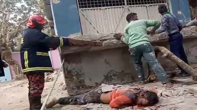 রংপুরে দেয়াল ধসে শিক্ষার্থী নিহত