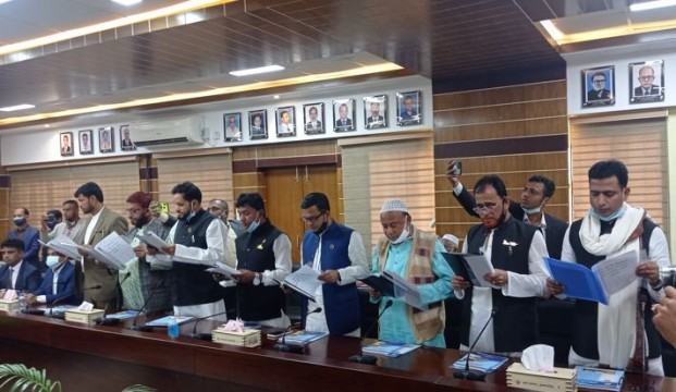 ব্রাহ্মণবাড়িয়ার নবনির্বাচিত ১৩ ইউপি চেয়ারম্যানের শপথ গ্রহণ