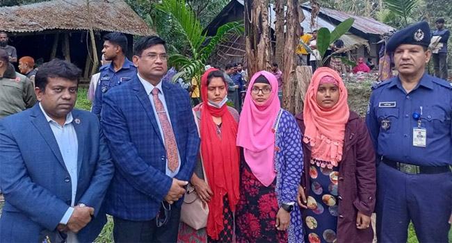 তিন বোনের অনশন ভাঙালেন পুলিশ সুপার, উপহার দিলেন বসতঘরও