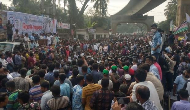 দ্রব্যমূল্যের দাম কমাতে হলে ভোট চোরদের ধরতে হবে : খসরু