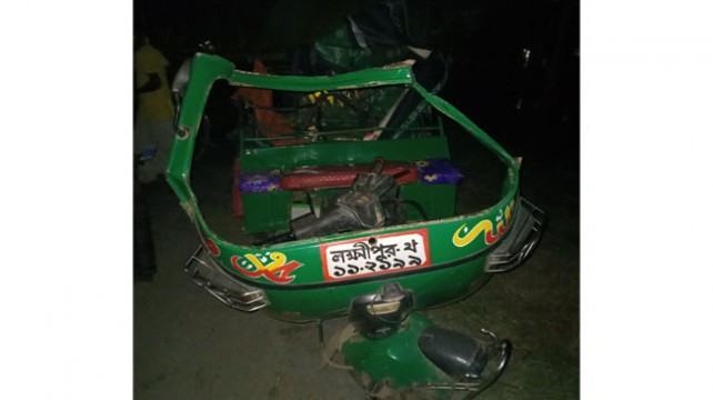 নোয়াখালীতে পিকআপ-সিএন‌জি সংঘ‌র্ষে নিহত ৪