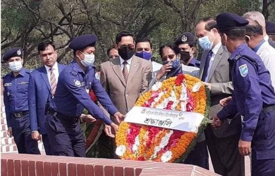 জাতীয় স্মৃতিসৌধে নবনিযুক্ত প্রধান নির্বাচন কমিশনারের শ্রদ্ধা