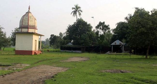 হিন্দুদের ২ পক্ষের দ্বন্দ্ব, মন্দিরে ১৪৪ ধারা জারি