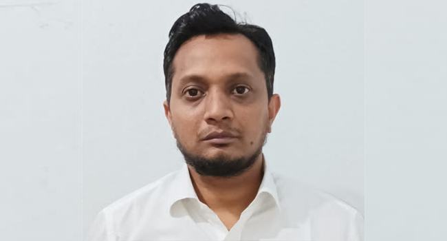 ফেসবুকে ব্যঙ্গাত্মক পোস্ট শেয়ার, আইনজীবী গ্রেফতার