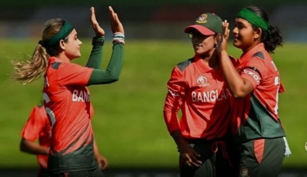 দ. আফ্রিকাকে ২০৭ রানে আটকে শুরুটা দুর্দান্ত করেছে বাংলাদেশের বাঘিনীরা