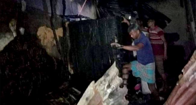 ঈদগাঁওতে অগ্নিকাণ্ডে বসতবাড়ী ভস্মীভূত