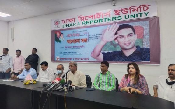 সময়ক্ষেপণ না করে সরকারের পতন ঘটাতে হবে : মির্জা ফখরুল