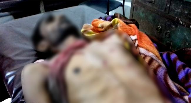 পাইকগাছায় এক ঘের ব্যবসায়ীকে কু‌পি‌য়ে হত্যা
