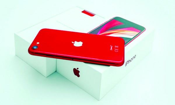 নতুন আইফোন এসই নিয়ে হতাশ গ্রাহক