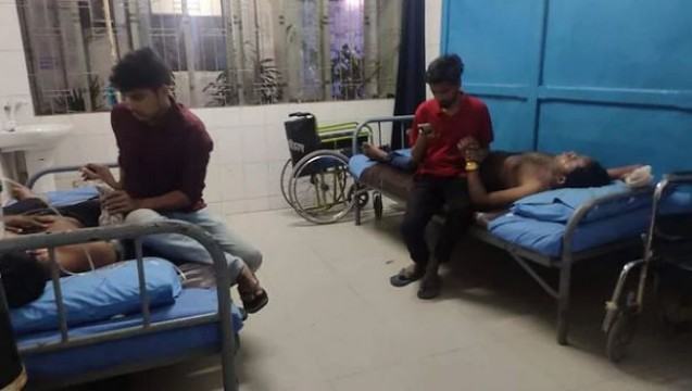 জবি ছাত্রলীগের দুই গ্রুপের দফায় দফায় সংঘর্ষ, আহত ৫