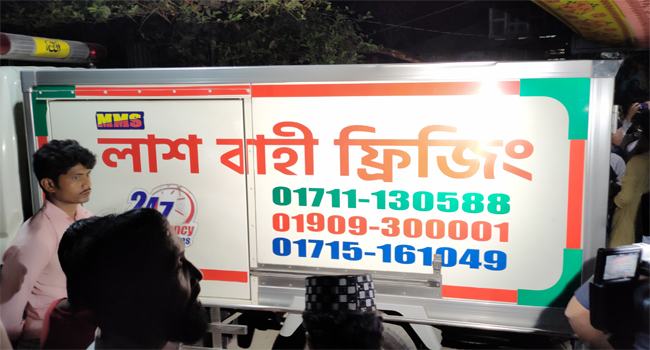 হাদিসুরের লাশ বাড়িতে, নিস্তব্ধ পুরো এলাকা