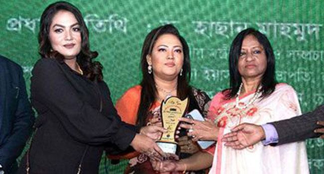 ট্রাব মিডিয়া অ্যাওয়ার্ড পেলেন কবিতা