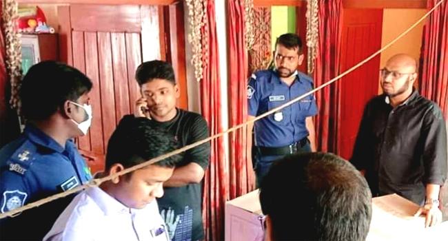 বাড়িতে সয়াবিন তেল মজুদ রেখে কৃত্রিম সঙ্কট তৈরি, ব্যবসায়ীকে জরিমানা