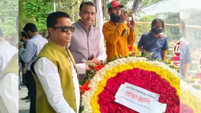 জন্মদিনে বঙ্গবন্ধুর প্রতিকৃতিতে নিউইয়র্ক মহানগর আ’লীগের শ্রদ্ধা