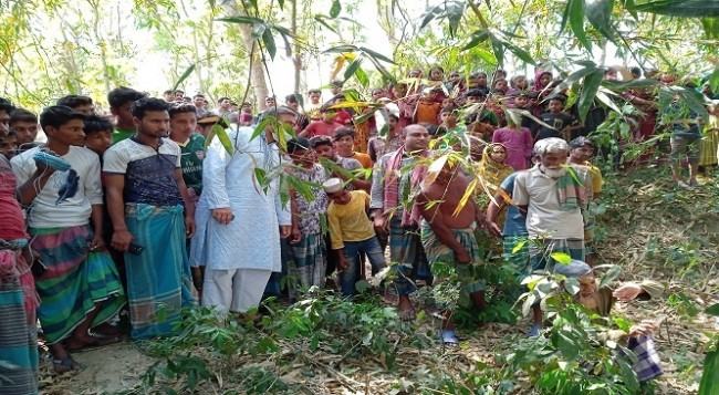 শ্রীপুরে স্কুলছাত্রীর গলা কাটা লাশ উদ্ধার