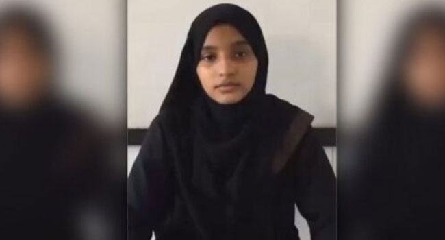 ‘হিজাব ছাড়া কলেজে যাব না’