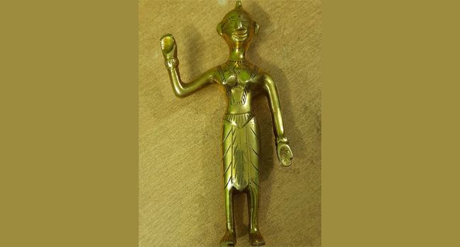 সিংড়ায় নকল সোনার মূর্তিসহ আটক ২