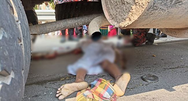 মাদরাসায় ছেলেকে খাবার দিতে গিয়ে ট্রাকচাপায় বাবা নিহত