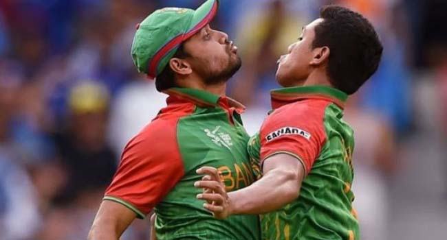 দেশের হয়ে মাঠে নেমে নিজেকে নিংড়ে দাও : তাসকিনকে মাশরাফি