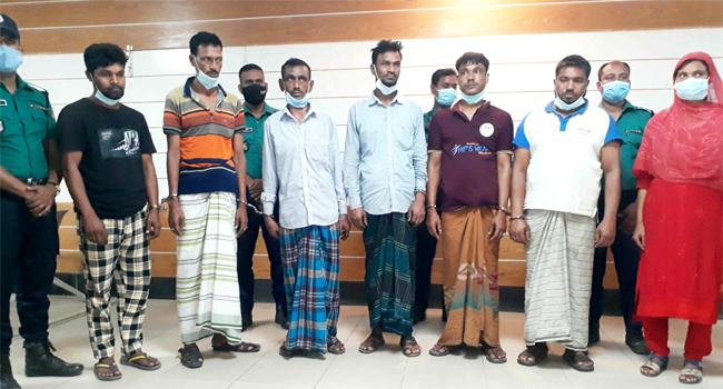 র‌্যাবের অভিযানের নামে ডাকাতি, গাজীপুরে মালামালসহ ৭ ডাকাত গ্রেফতার