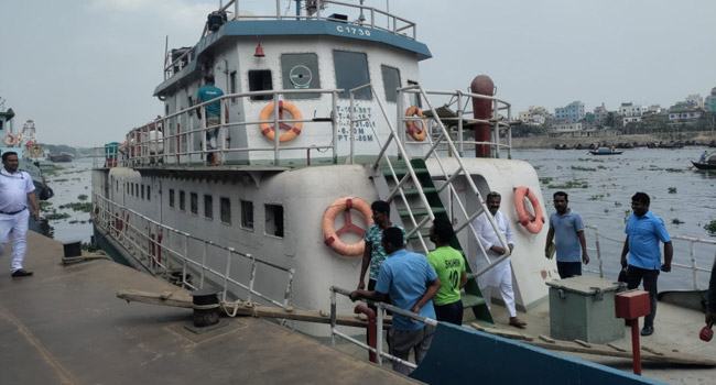 শীতলক্ষ্যায় লঞ্চ দুর্ঘটনার ৪ দিন পর নারায়ণগঞ্জ-মুন্সীগঞ্জ নৌপথে সি-ট্রাক চালু
