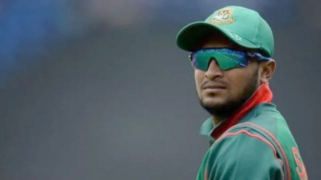 সিরিজ জয় করে ঢাকায় ফিরে এলেন সাকিব