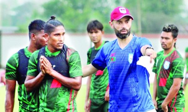 অনভিজ্ঞ কাবরেরাতে এই দশা