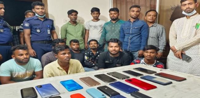 জাতীয় স্মৃতিসৌধে ১৩ মোবাইল চোর আটক