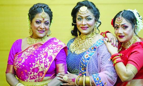 চলচ্চিত্র পুরস্কারে তাদের পারফর্ম্যান্সে মুগ্ধ দর্শক