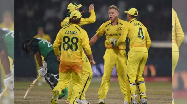 পাকিস্তানকে ৮৮ রানে হারিয়েছে অস্ট্রেলিয়া