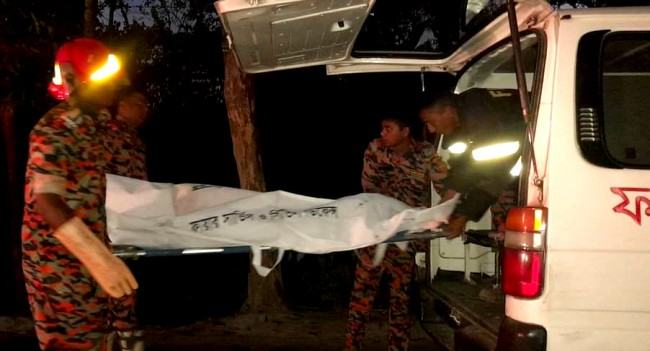 লঞ্চ থেকে মাকে আনতে গিয়ে মোটরসাইকেল দুর্ঘটনায় ছেলে নিহত
