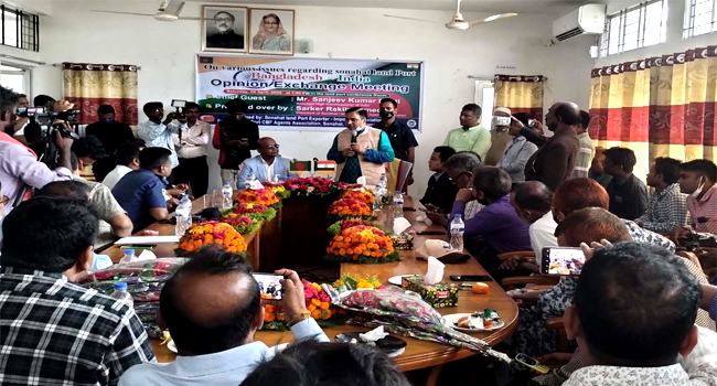 সোনাহাট স্থলবন্দরের ব্যবসায়ীরা স্মারকলিপি দিলেন সহকারী হাইকমিশনারের হাতে