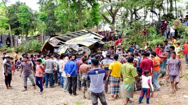 মহম্মদপুরে বাস উল্টে নিহত ২