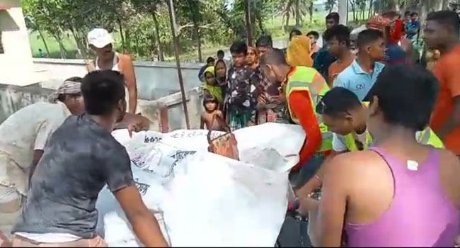 চুয়াডাঙ্গায় ট্রাক খাদে পড়ে চালক ও হেলপার নিহত