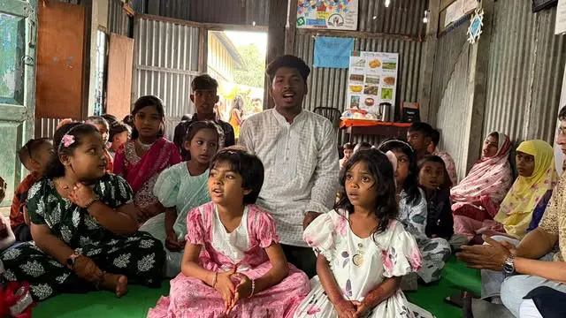 এতিম-প্রতিবন্ধী শিশুদের সাথে ঈদের আনন্দ ভাগাভাগি ইউএনও’র