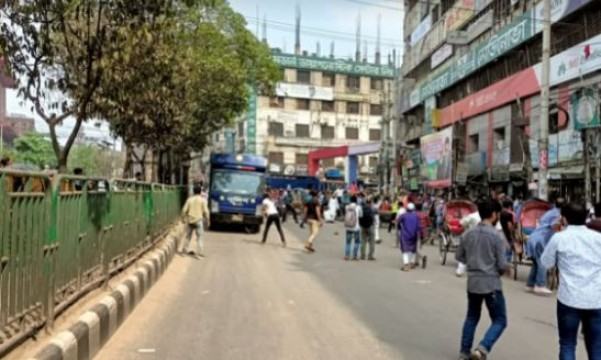 ইশরাককে কারাগারে নেয়ার পথে প্রিজনভ্যান আটকে দিলো নেতাকর্মীরা