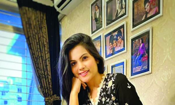 যেমন আছেন হাসিন