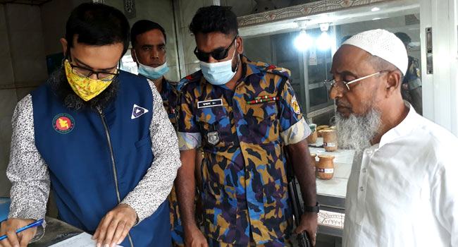 বগুড়ায় ২ দই ব্যবসায়ীকে জরিমানা