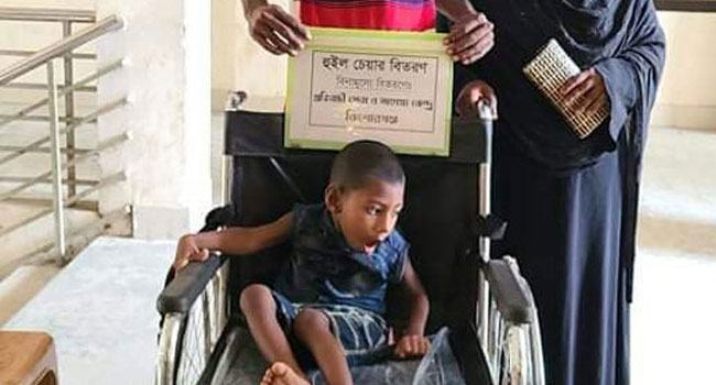 নয়া দিগন্তে সংবাদ প্রকাশের পর হুইল চেয়ার পেল রমজান