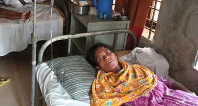 জুয়া খেলায় বাধা দেয়ায় স্বামীর নির্যাতনের শিকার স্ত্রী