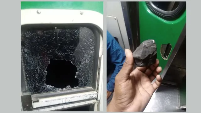 গফরগাঁওয়ে ট্রেনে উঠতে না পেরে পাথর নিক্ষেপে জানালা-গ্লাস ভাংচুর