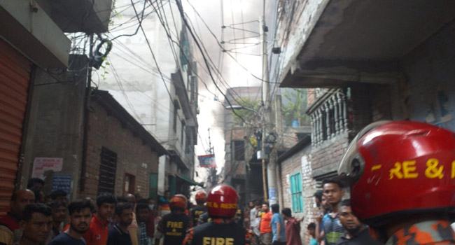 রাজধানীর লালবাগে প্লাস্টিক কারখানার আগুন নিয়ন্ত্রণে