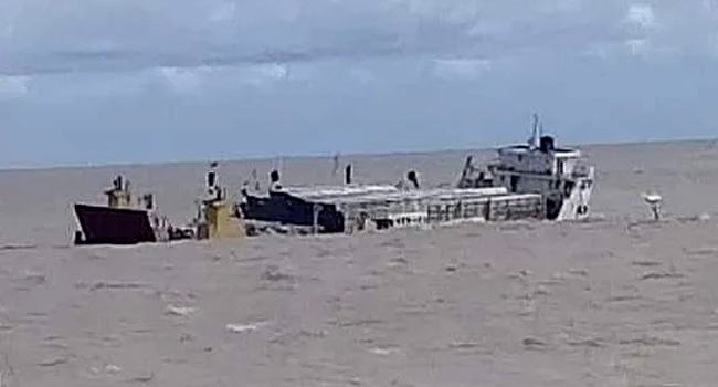 বঙ্গোপসাগরে কয়লাবোঝাই জাহাজডুবি, নিখোঁজ ১১