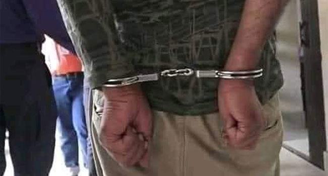 হ্যান্ডকাপ পরা অবস্থায় পালালো হত্যা মামলার প্রধান আসামি!