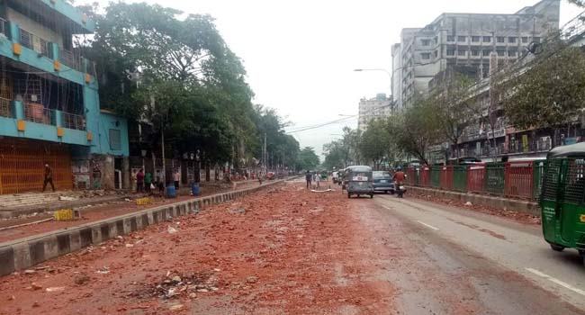 হামলার বিচার না হওয়া পর্যন্ত নিউ মার্কেট বন্ধ রাখতে হবে : দাবি শিক্ষার্থীদের